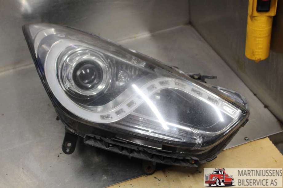 Frontlykt høyre halogen til Hyundai i40, 2012-2017  (HYUNDAI|)