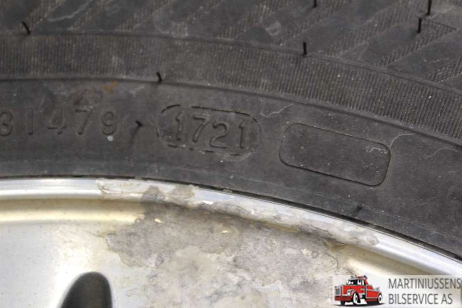 Dekk til Annet Dekk vinter pigg 0-->>  (HAKKAPELIITTA 10|215/60R16 7MM|NOKIAN)