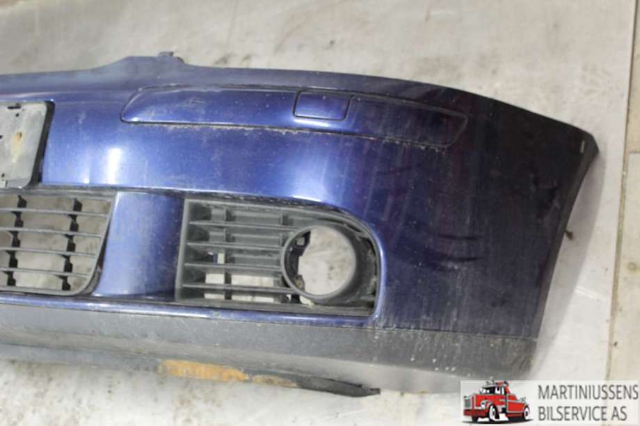Støtfanger foran til VW Golf V, Combi 2003-2008  (VOLKSWAGEN|1K0 807 217 R|)