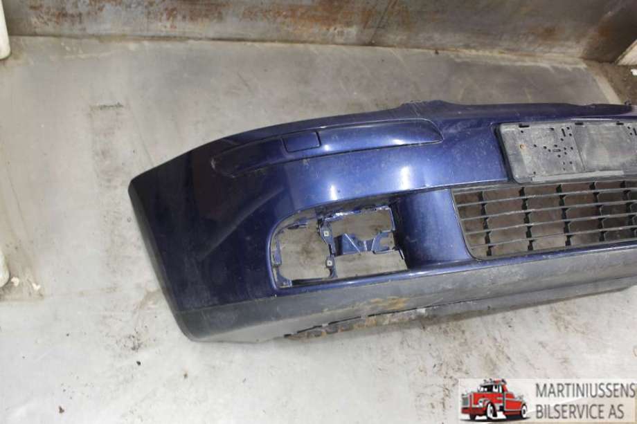 Støtfanger foran til VW Golf V, Combi 2003-2008  (VOLKSWAGEN|1K0 807 217 R|)