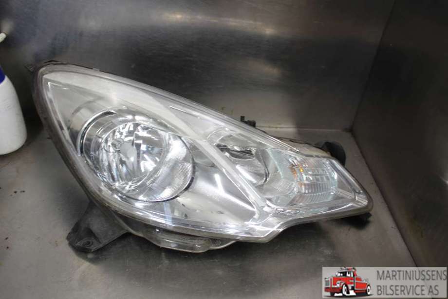 Frontlykt høyre halogen til Citroën C3, 2010-2016 (Type II) (CITROEN|)