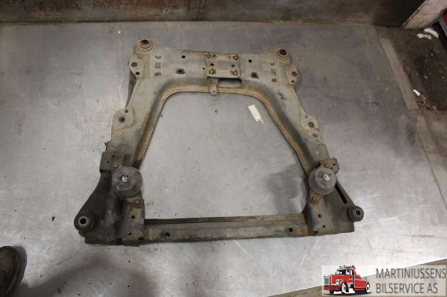 Travers foran hoved til Nissan Leaf, 2011-2017 (Type I)  (NISSAN|)