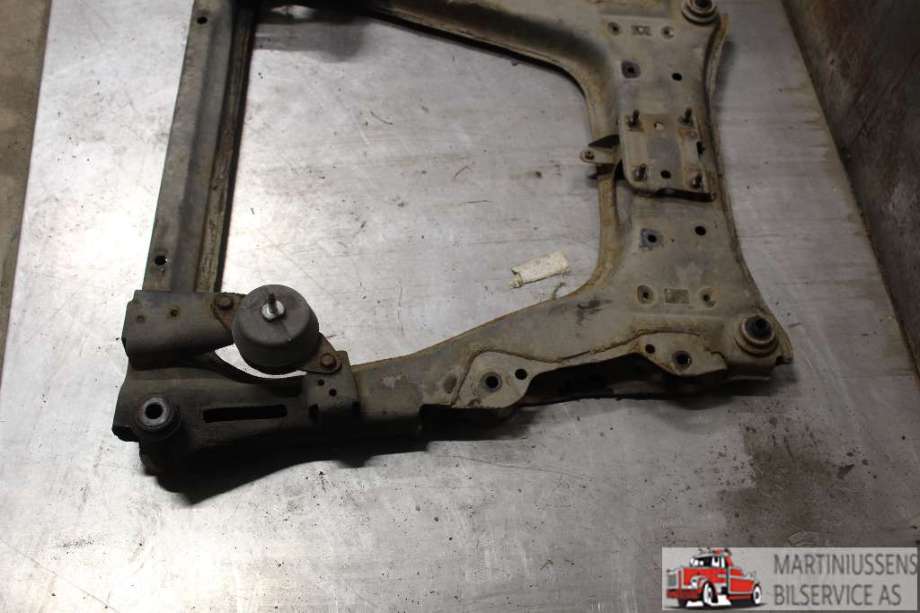 Travers foran hoved til Nissan Leaf 2011-2017 (Type I)  (NISSAN|)