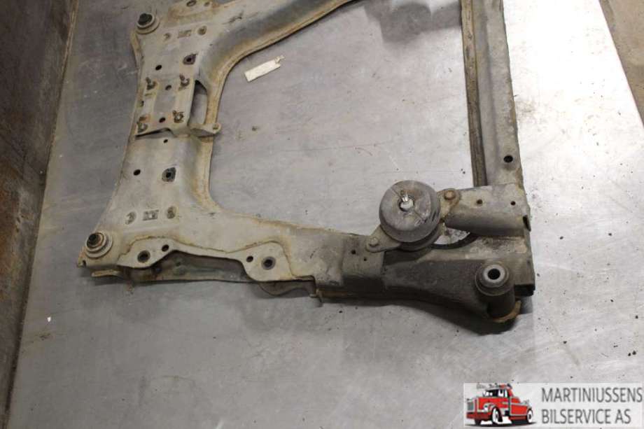 Travers foran hoved til Nissan Leaf 2011-2017 (Type I)  (NISSAN|)