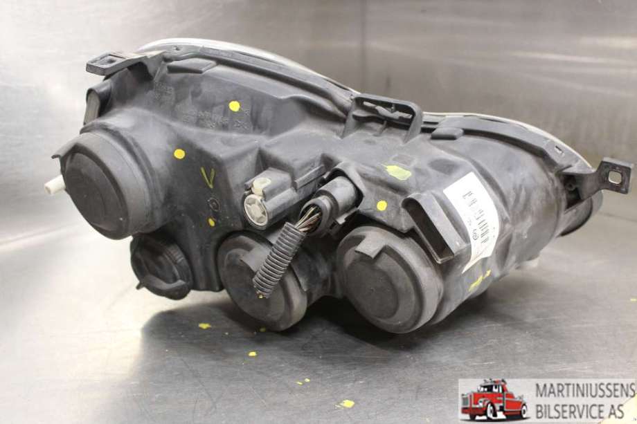 Frontlykt venstre halogen til VW Polo 2002-2005 (Type IV, Fase 1) (VOLKSWAGEN||89306830)