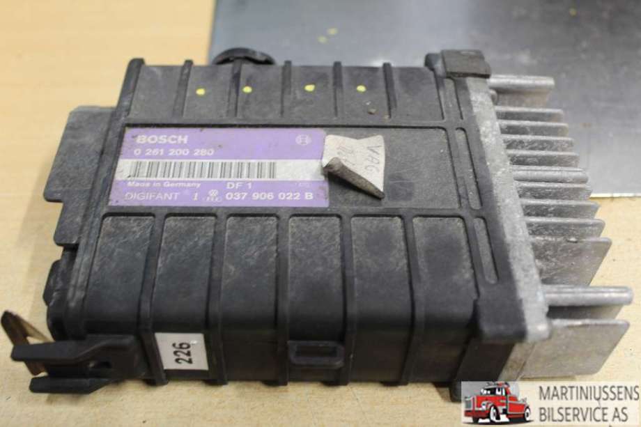 Styreenhet motor til VW Corrado, 1988-1995 (VOLKSWAGEN|0 261 200 280)