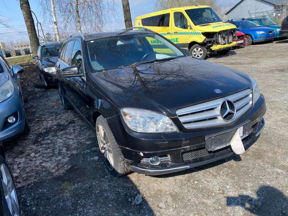 Støtfanger foran til Mercedes C-Klasse 2007-2011 (Fase 1) (W204) (W204) (MERCEDES|)