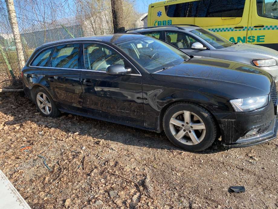 Dør høyre foran til Audi A4, 2007-2014 (Type IV) (B8) (B8) (AUDI|)