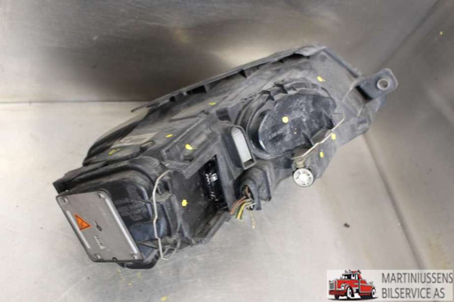 Frontlykt venstre xenon til VW Passat 2005-2010 (B6) (B6) (VOLKSWAGEN||3C0941751K)