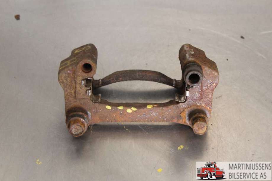 Bremsecaliper brakett til Toyota Land Cruiser 120, 2002-2009  (TOYOTA|)