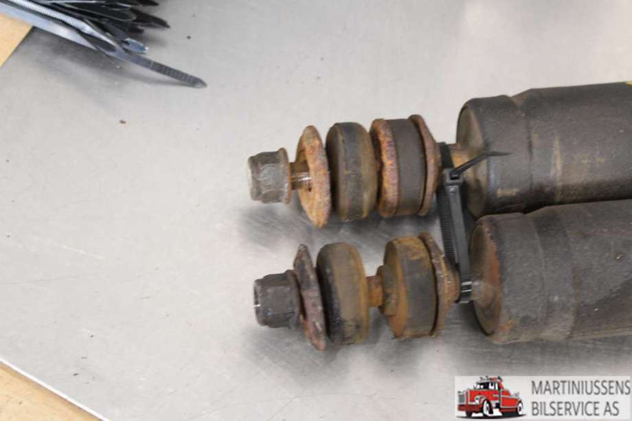Støtdemper bak til Toyota Land Cruiser 120 2002-2009  (TOYOTA|)