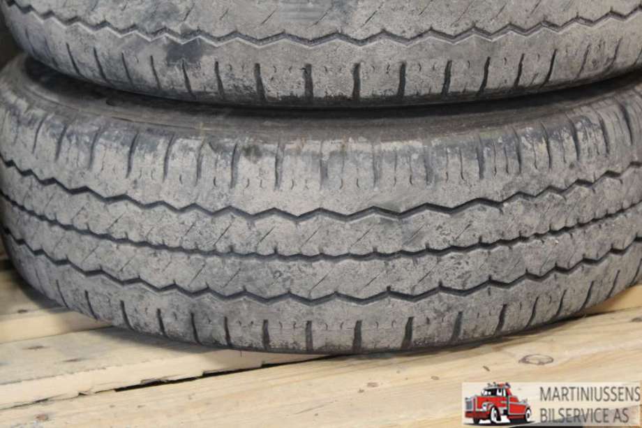 Dekk til Annet Dekk sommer 0-->>  (|-7MM|HANKOOK RADIAL RA08)