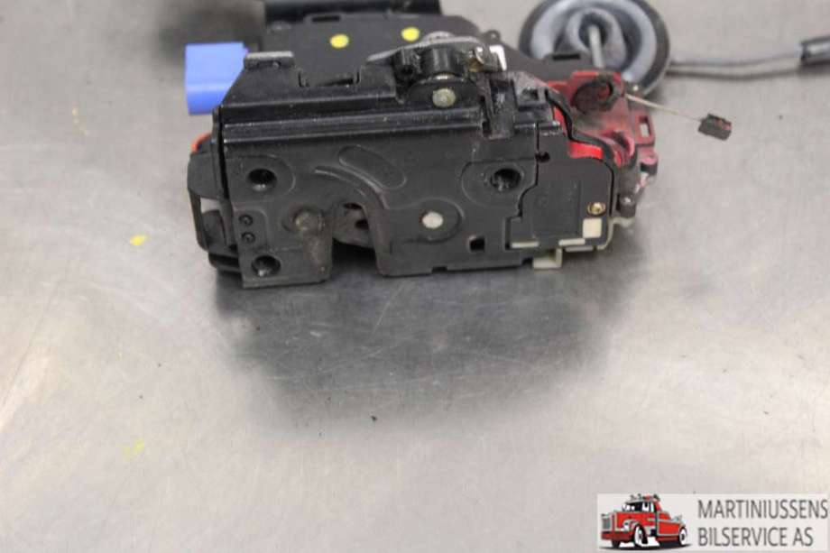 Låsekasse venstre til VW Transporter / Caravelle 2003-2009 (Fase 1) (T5) (T5) (VOLKSWAGEN||991990-101)
