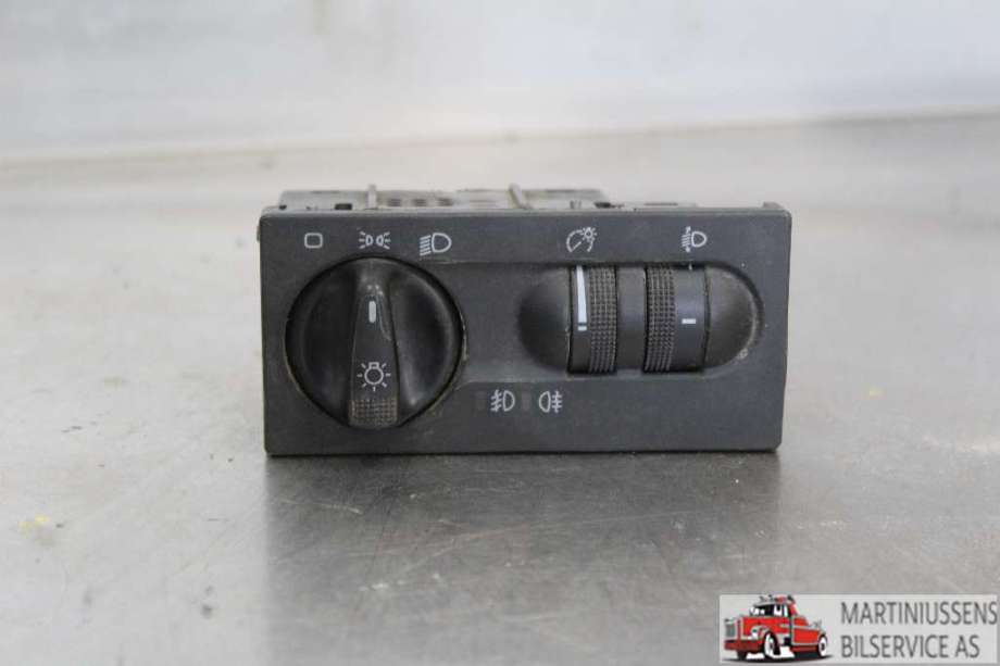 Bryter lys til VW Transporter / Caravelle, 1990-2003 (T4) (T4) (VOLKSWAGEN|)