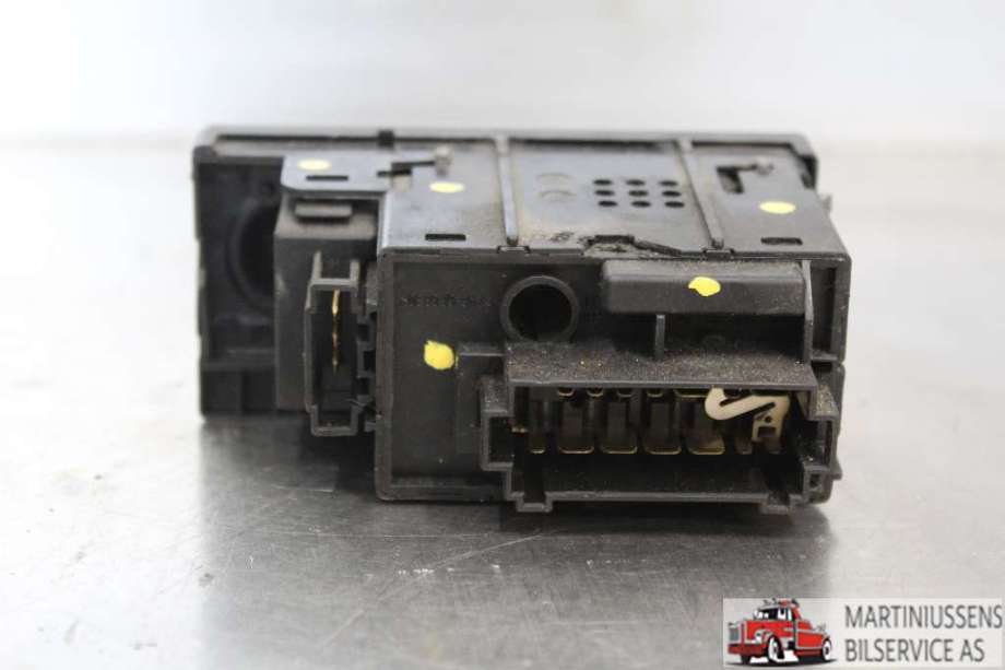 Bryter lys til VW Transporter / Caravelle 1990-2003 (T4) (T4) (VOLKSWAGEN|)