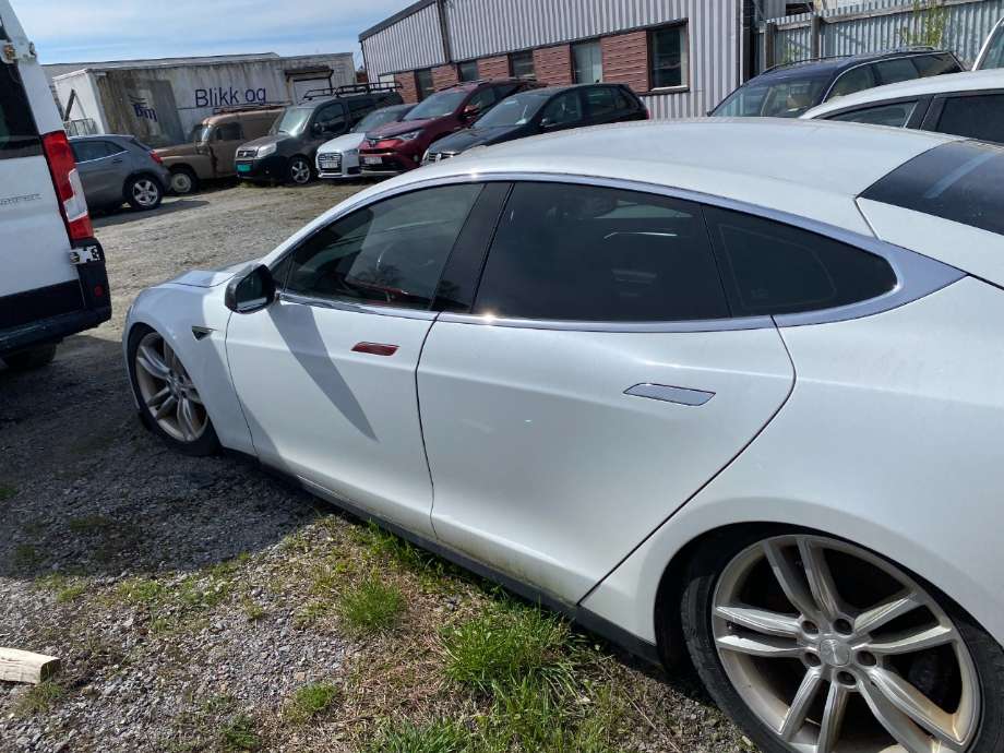 Dørhåndtak utv venstre til Tesla Model S, 2013-2016 (Fase 1)  (TESLA|)