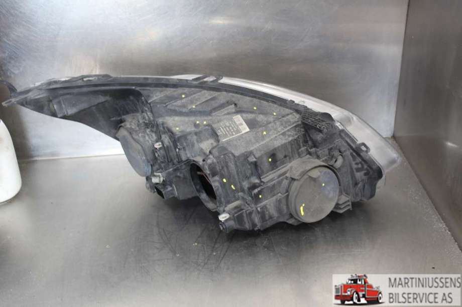 Frontlykt venstre halogen til Ford Transit Custom 2013-2023 (Type I)  (FORD||BK21-13D153-B)