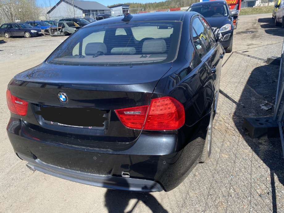 Travers bak til BMW 3-Serie, 2005-2011 (E90/E91/E92/E93) (E90/E91/E92/E93) (BMW|)