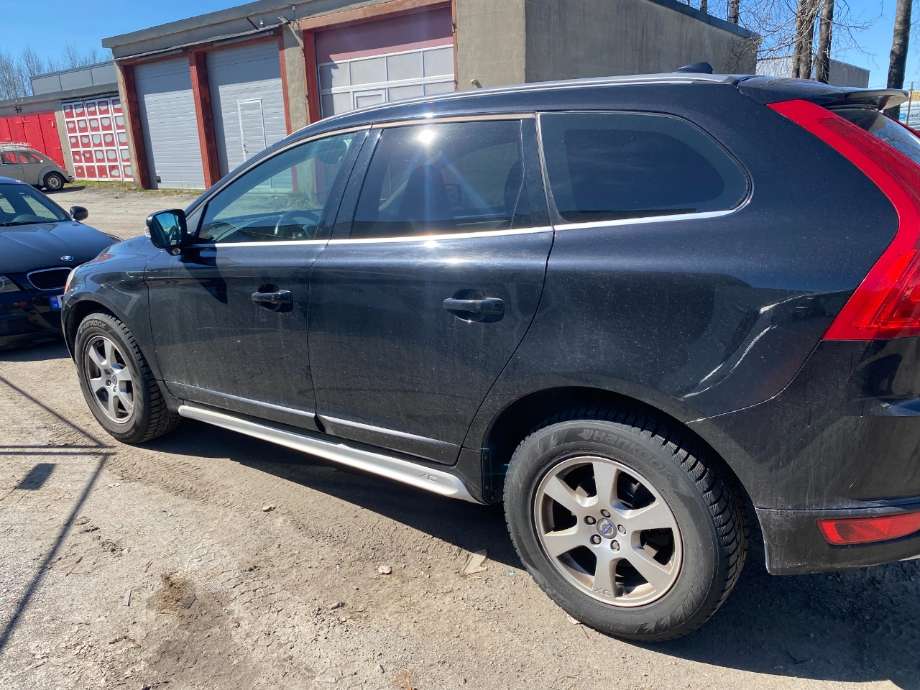 Dør venstre bak til Volvo XC60, 2008-2013 (Type I, Fase 1)  (VOLVO|)