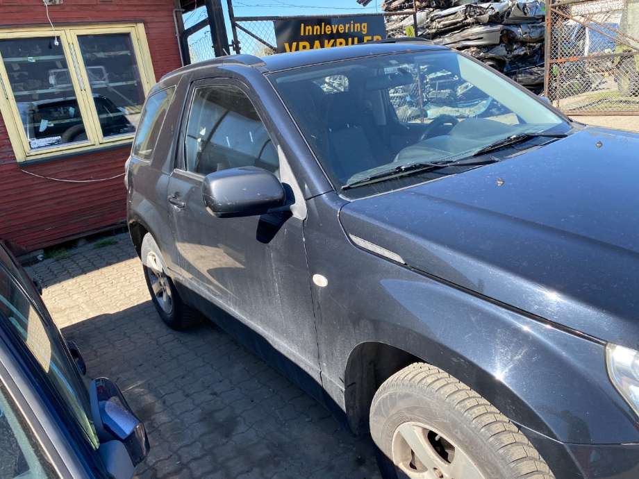 Skjerm høyre foran til Suzuki Grand Vitara 2005-2015 (Type III)  (SUZUKI|)