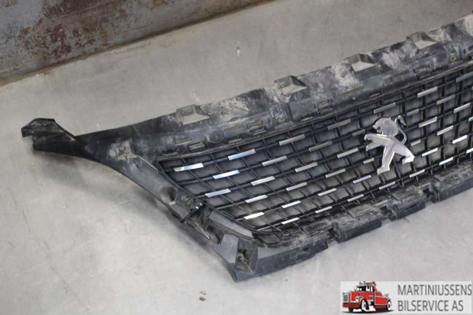 Grill til Peugeot 3008 2016-->> (Type II)  (PEUGEOT|)