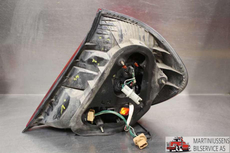 Baklykt venstre til Toyota Camry 2001-->>  (TOYOTA|)