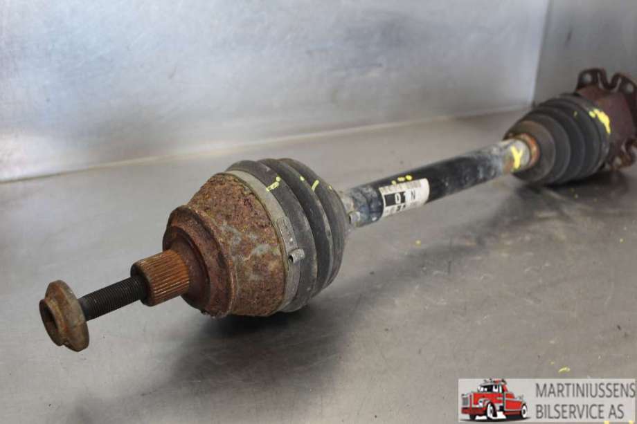 Drivaksel venstre foran til Audi A8 2003-2010 (Type II) (Audi||4E0 407 271 N)