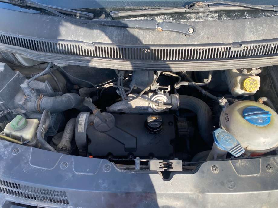 Motor diesel til VW Transporter / Caravelle, 2003-2009 (Fase 1) (T5) (T5) (VOLKSWAGEN|AXB)