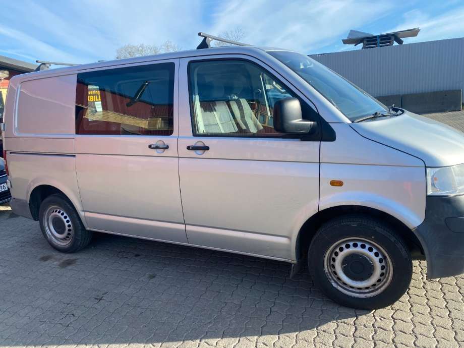 Skjerm høyre foran til VW Transporter / Caravelle, 2003-2009 (Fase 1) (T5) (T5) (VOLKSWAGEN|)