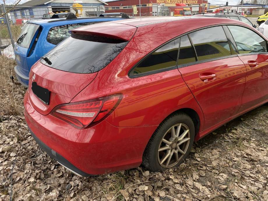 Dør høyre bak til Mercedes CLA, 2013-2019 (C117) (C117) (MERCEDES|)