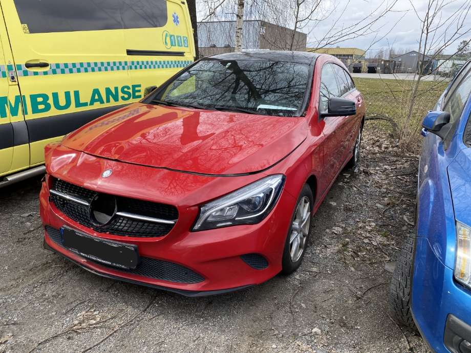 Skjerm venstre foran til Mercedes CLA, 2013-2019 (C117) (C117) (MERCEDES|)