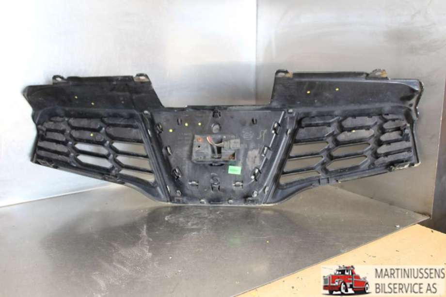 Grill til Nissan Qashqai 2010-2014 (Type I, Fase 2)  (NISSAN||62310 BR10A)