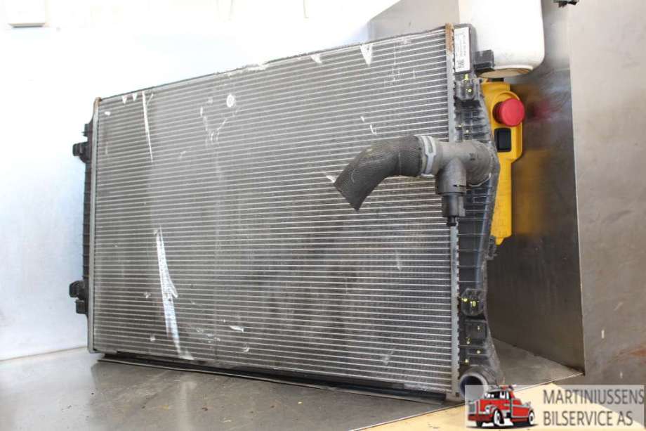 Radiator (automat gir) til VW Passat 2015-2019 (Fase 1) (B8) (B8) (VOLKSWAGEN||5Q0 121 251 EQ)
