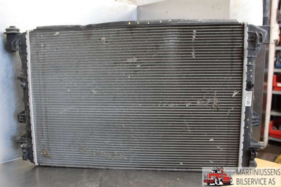 Radiator (automat gir) til VW Passat 2015-2019 (Fase 1) (B8) (B8) (VOLKSWAGEN||5Q0121251HH)