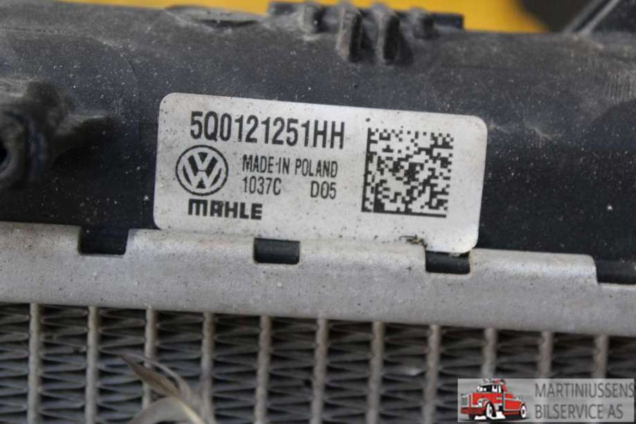 Radiator (automat gir) til VW Passat 2015-2019 (Fase 1) (B8) (B8) (VOLKSWAGEN||5Q0121251HH)