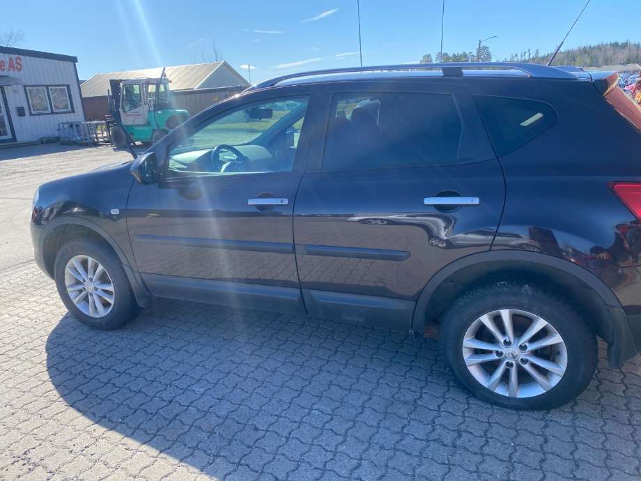 Dør venstre bak til Nissan Qashqai, 2007-2010 (Type I, Fase 1)  (NISSAN|)