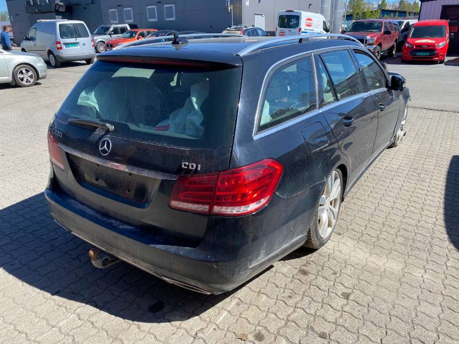 Støtfanger bak til Mercedes E-Klasse 2013-2016 (Fase 2) (W212) (W212) (MERCEDES||A2128857825)