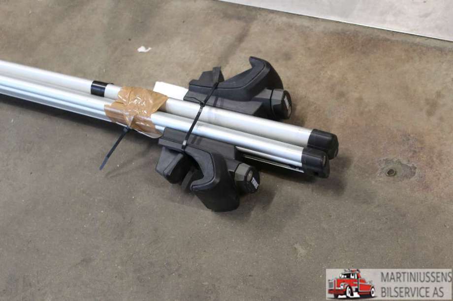 Takstativ original til Toyota Avensis 2003-2008 (Type II)  (TOYOTA||THULE EDGEBAR 961)