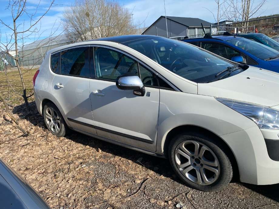 Skjerm høyre foran til Peugeot 3008, 2009-2016 (Type I)  (PEUGEOT|)