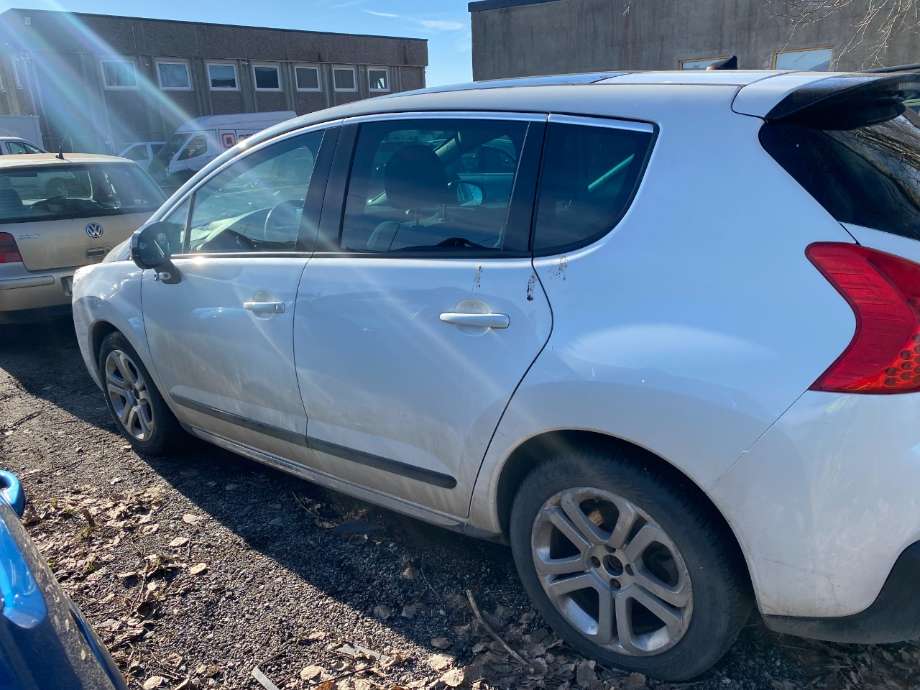 Dør venstre foran til Peugeot 3008, 2009-2016 (Type I)  (PEUGEOT|)