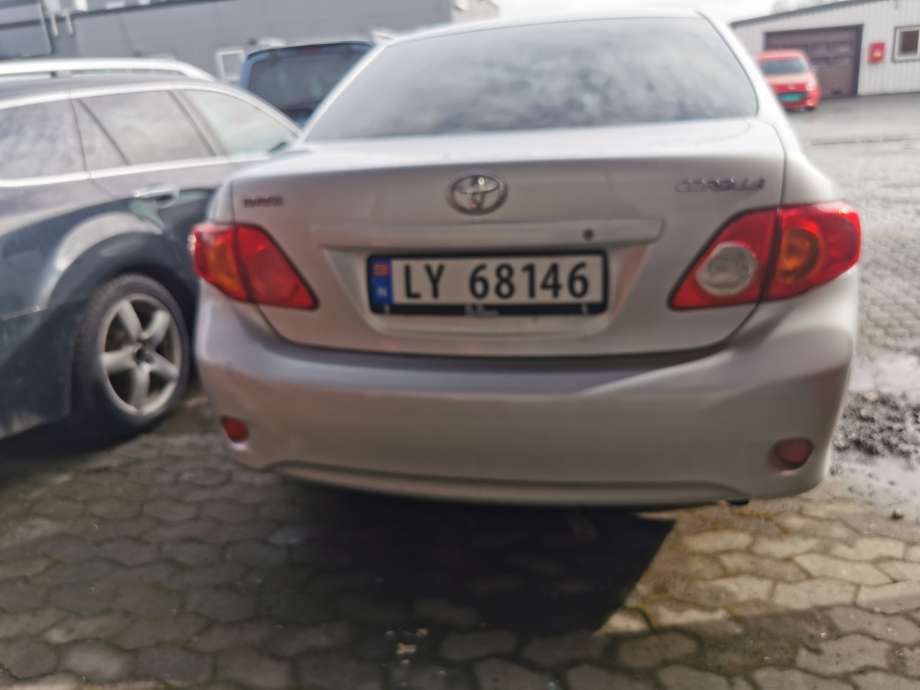Baklukelås til Toyota Corolla, 2007-2013  (TOYOTA|)