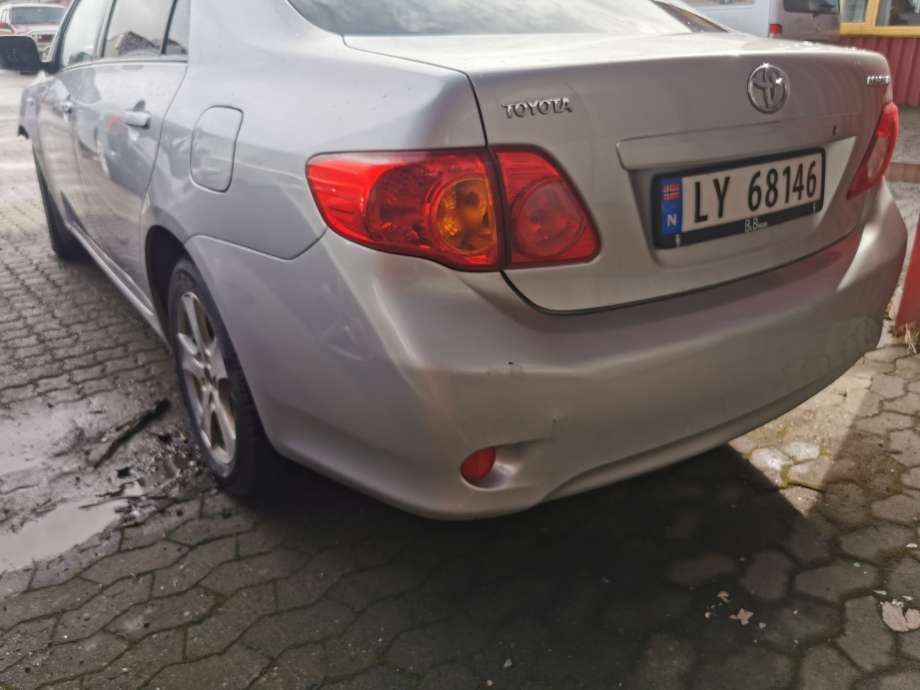 Baklykt venstre til Toyota Corolla, 2007-2013  (TOYOTA|)