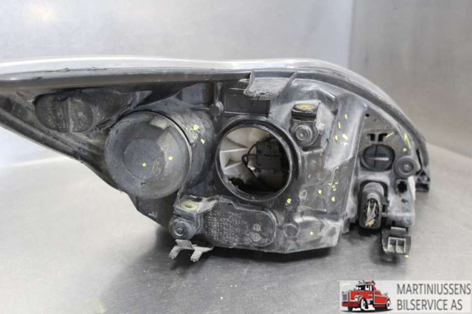 Frontlykt venstre halogen til Ford Focus, 2008-2010 (Type II, Fase 2)  (FORD|)