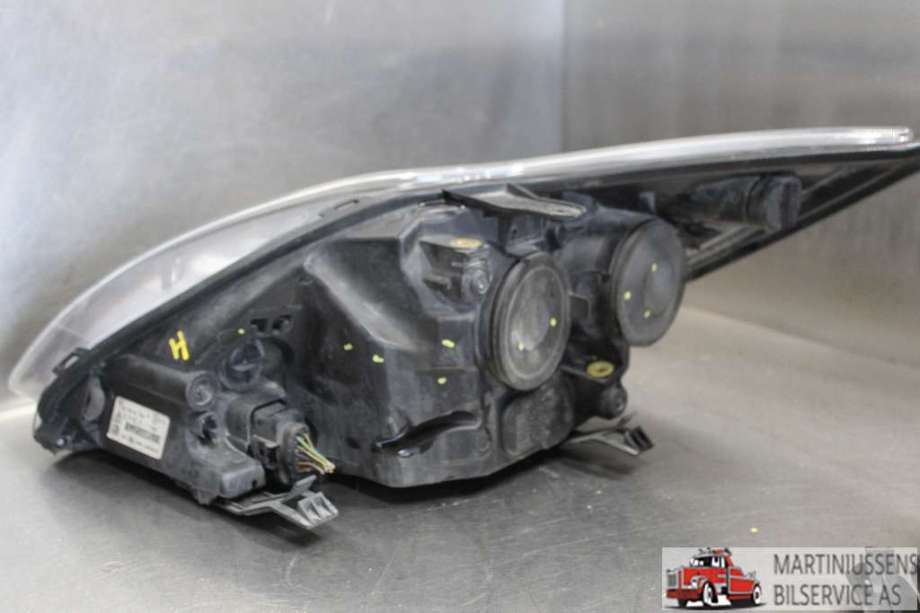 Frontlykt høyre halogen til Ford Focus, 2008-2010 (Type II, Fase 2)  (FORD|)