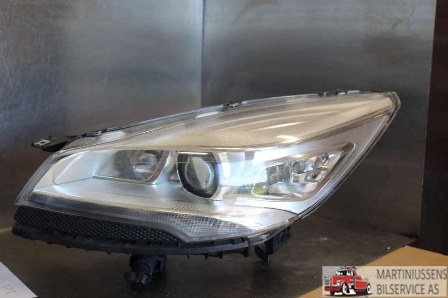 Frontlykt venstre halogen til Ford Kuga 2013-2019  (FORD||CV44-13D155-AG)