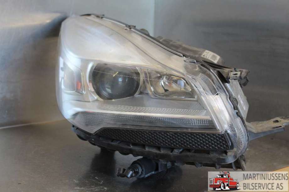 Frontlykt høyre halogen til Ford Kuga 2013-2019  (FORD||CV44-13D154-AG)