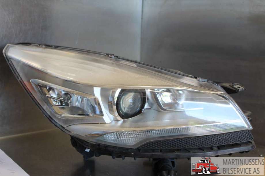 Frontlykt høyre halogen til Ford Kuga 2013-2019  (FORD||CV44-13D154-AG)