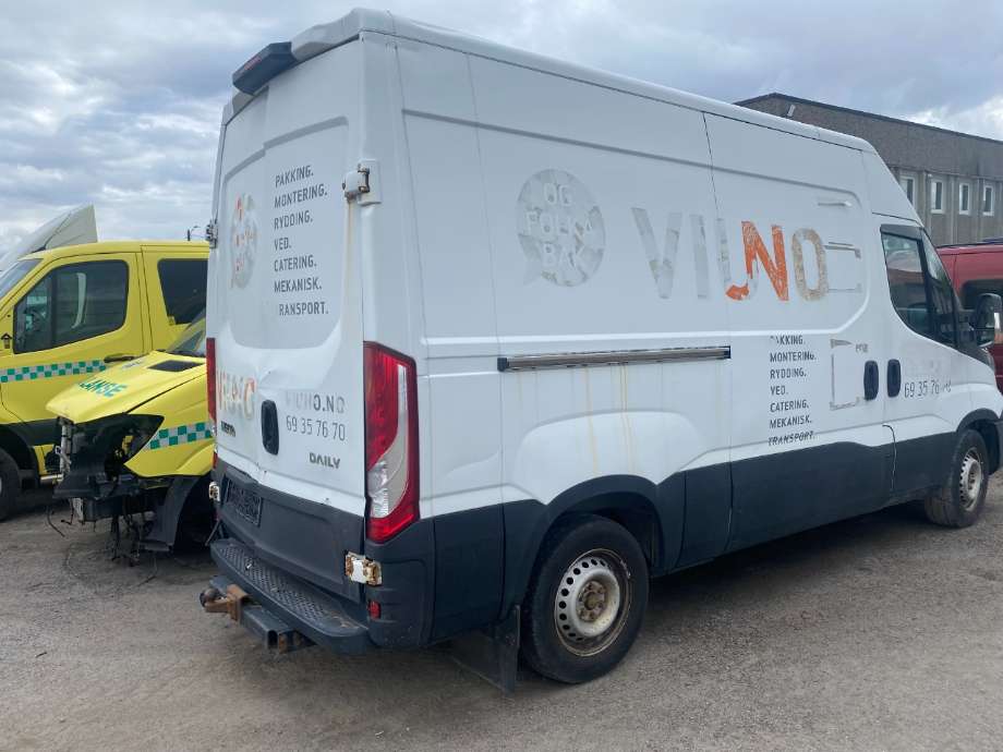 Støtfanger bak til Iveco Daily 2014-->> (Type VI)  (IVECO|)