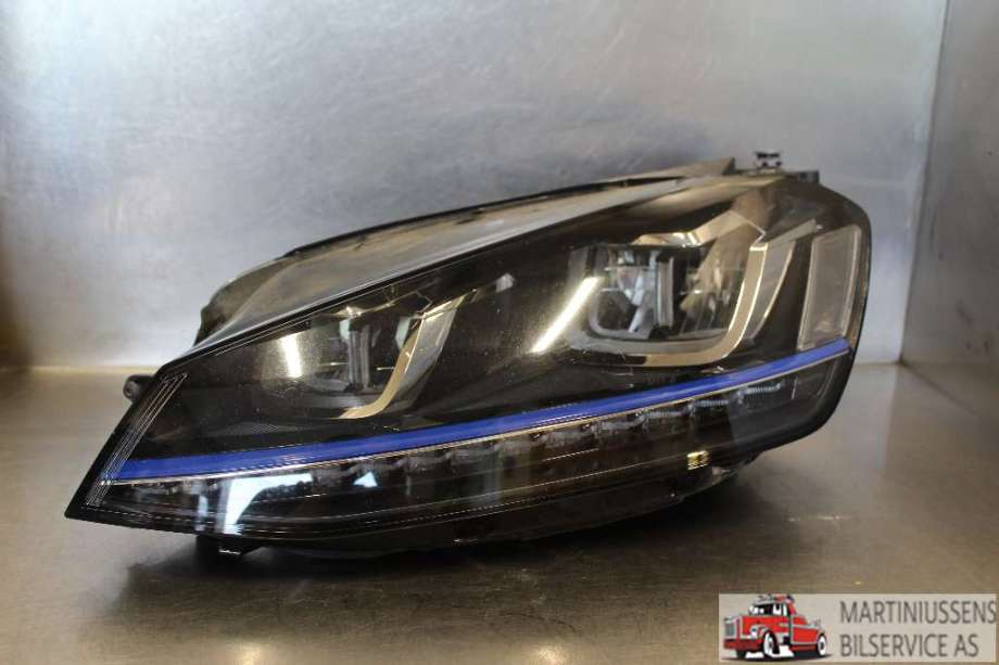 Frontlykt venstre halogen til VW e-Golf 2014-2017 (Fase 1)  (VOLKSWAGEN||5GE 941 035)