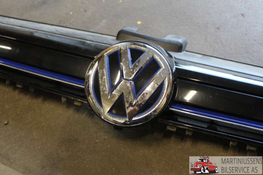 Grill til VW e-Golf 2014-2017 (Fase 1)  (VOLKSWAGEN||5G0.853.653.E)